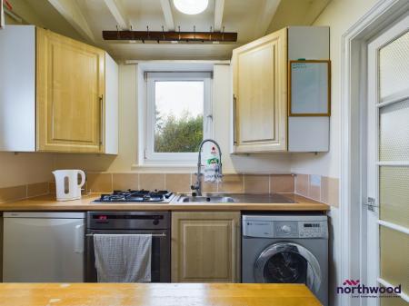 1 bedroom Flat to let in Hollington Park Road, St. Leonards-On-Sea, TN38