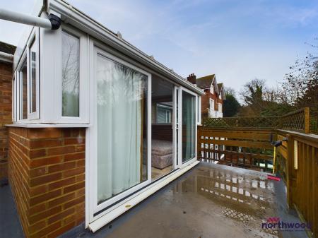 1 bedroom Flat to let in Hollington Park Road, St. Leonards-On-Sea, TN38