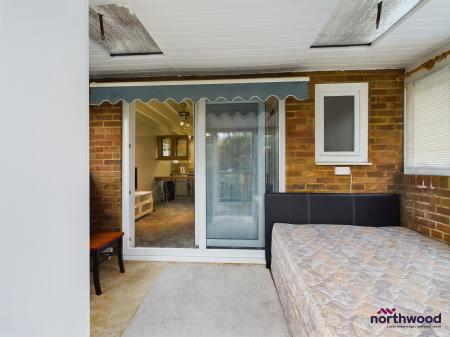 1 bedroom Flat to let in Hollington Park Road, St. Leonards-On-Sea, TN38