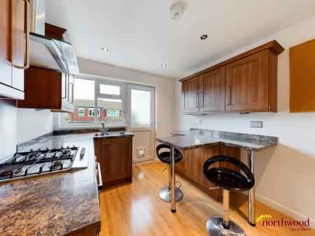 2 bedroom Semi-detached house to let in Graham Crescent, Mile Oak, Brighton and Hove, BN41