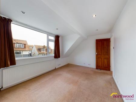 2 bedroom Semi-detached house to let in Graham Crescent, Mile Oak, Brighton and Hove, BN41