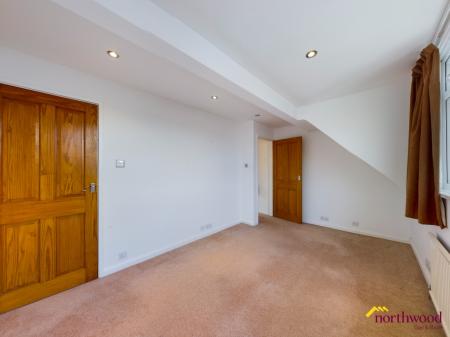 2 bedroom Semi-detached house to let in Graham Crescent, Mile Oak, Brighton and Hove, BN41