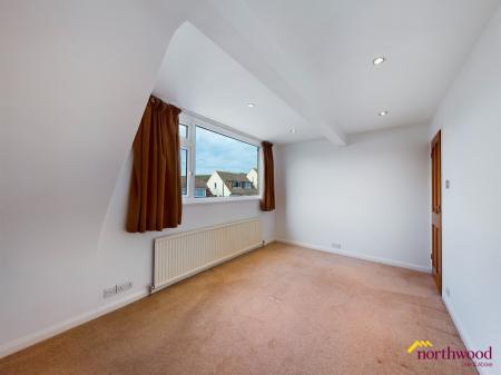 2 bedroom Semi-detached house to let in Graham Crescent, Mile Oak, Brighton and Hove, BN41