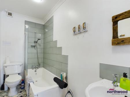 2 bedroom Flat to let in Collier Road, Pevensey Bay, BN24