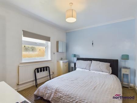 2 bedroom Flat to let in Collier Road, Pevensey Bay, BN24