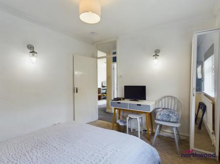 2 bedroom Flat to let in Collier Road, Pevensey Bay, BN24