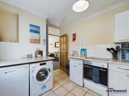 2 bedroom Flat to let in Collier Road, Pevensey Bay, BN24