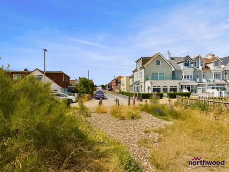 2 bedroom Flat to let in Collier Road, Pevensey Bay, BN24