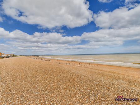 2 bedroom Flat to let in Collier Road, Pevensey Bay, BN24