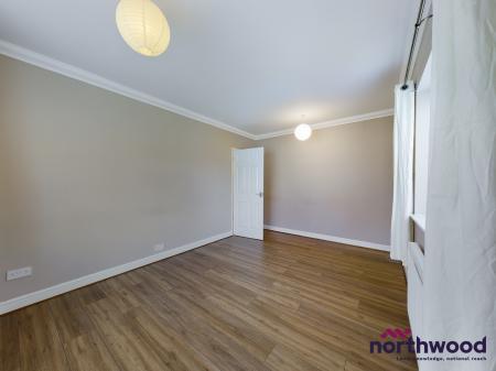 2 bedroom Flat to let in Walnut Walk, Polegate, BN26