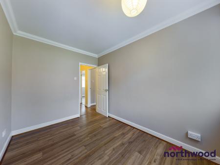 2 bedroom Flat to let in Walnut Walk, Polegate, BN26