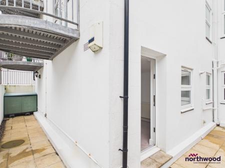 3 bedroom Apartment for sale in Silverdale Road, Lower Meads, Eastbourne, BN20