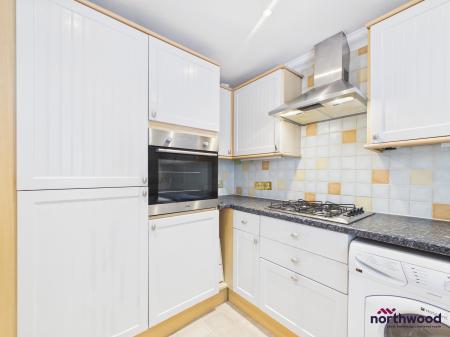 3 bedroom Apartment for sale in Silverdale Road, Lower Meads, Eastbourne, BN20