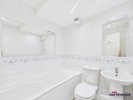 3 bedroom Apartment for sale in Silverdale Road, Lower Meads, Eastbourne, BN20