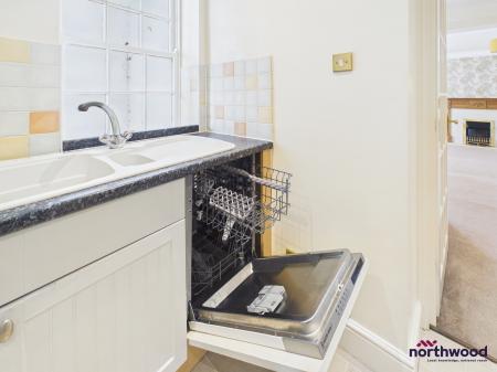 3 bedroom Apartment for sale in Silverdale Road, Lower Meads, Eastbourne, BN20