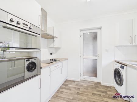 1 bedroom Bungalow to let in Farlaine Road, Willingdon, Eastbourne, BN21