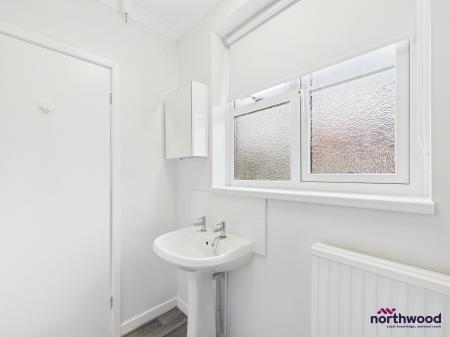 1 bedroom Bungalow to let in Farlaine Road, Willingdon, Eastbourne, BN21