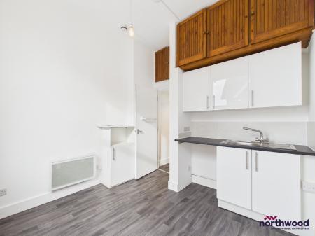 1 bedroom Studio flat to let in Magdalen Road, St. Leonards-On-Sea, TN37