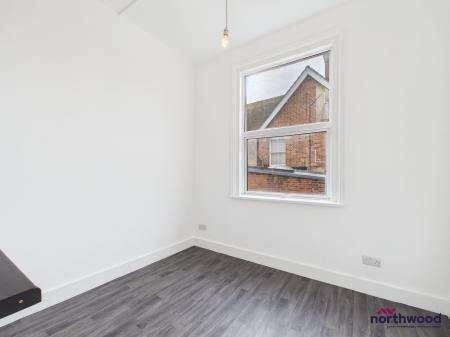 1 bedroom Studio flat to let in Magdalen Road, St. Leonards-On-Sea, TN37