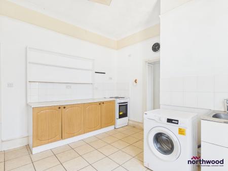 1 bedroom Studio flat to let in Priory Road, Hastings, TN34