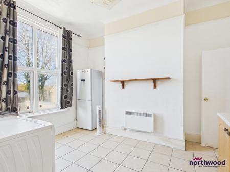 1 bedroom Studio flat to let in Priory Road, Hastings, TN34