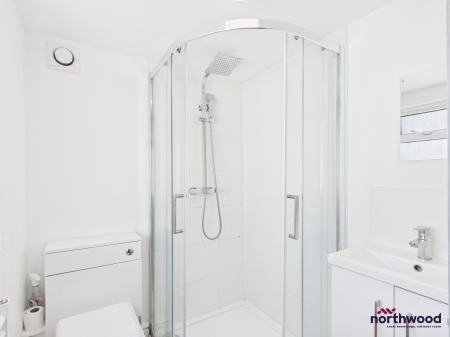 2 bedroom Terraced House to let in Sidley Road, Redoubt, Eastbourne, BN22