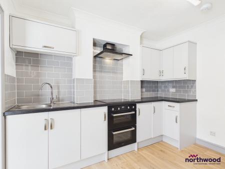 2 bedroom Terraced House to let in Sidley Road, Redoubt, Eastbourne, BN22