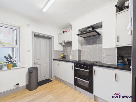 2 bedroom Terraced House to let in Sidley Road, Redoubt, Eastbourne, BN22