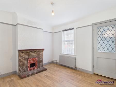 2 bedroom Terraced House to let in Sidley Road, Redoubt, Eastbourne, BN22