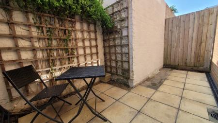 2 bedroom Town house to let in Lushington Lane, Little Chelsea, Eastbourne, BN21