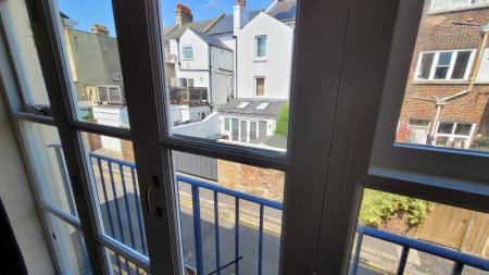 2 bedroom Town house to let in Lushington Lane, Little Chelsea, Eastbourne, BN21