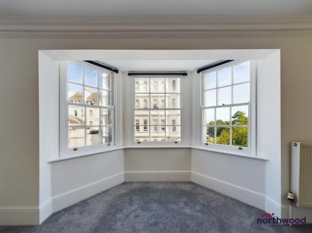 2 bedroom Flat to let in Silverdale Road, Lower Meads, Eastbourne, BN20