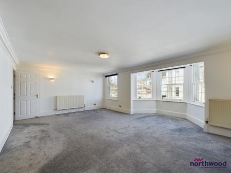 2 bedroom Flat to let in Silverdale Road, Lower Meads, Eastbourne, BN20