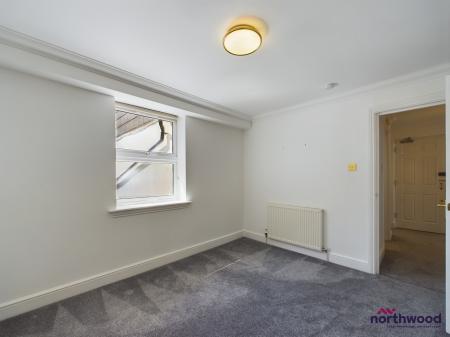 2 bedroom Flat to let in Silverdale Road, Lower Meads, Eastbourne, BN20