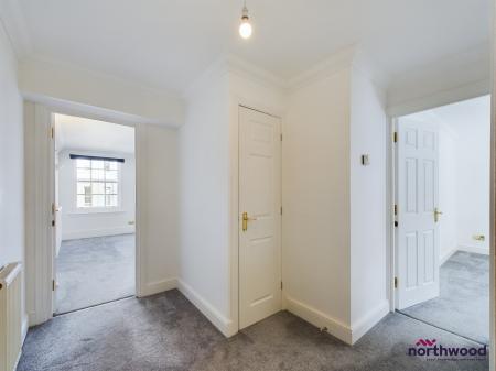 2 bedroom Flat to let in Silverdale Road, Lower Meads, Eastbourne, BN20