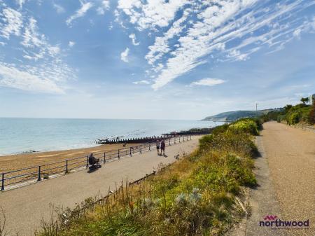 2 bedroom Flat to let in Silverdale Road, Lower Meads, Eastbourne, BN20