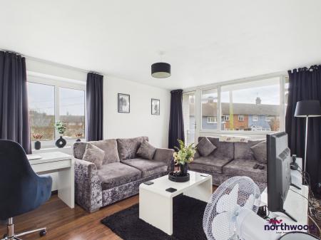 1 bedroom Flat for sale in Rockhurst Drive, Old Town, Eastbourne, BN20