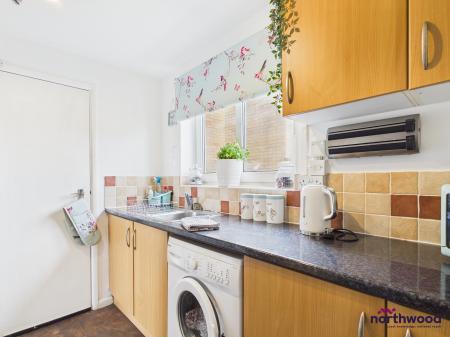 1 bedroom Flat for sale in Rockhurst Drive, Old Town, Eastbourne, BN20