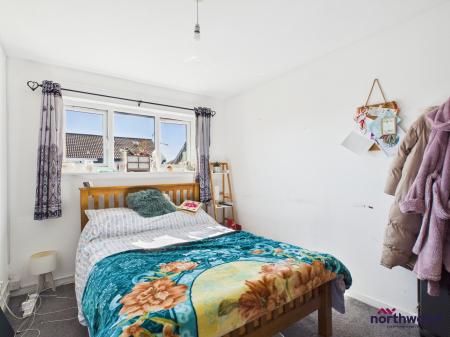 2 bedroom Terraced House for sale in Carisbrooke Close, Langney, Eastbourne, BN23