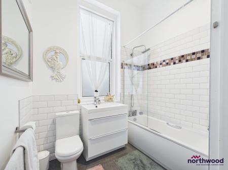 2 bedroom Apartment for sale in Blackwater Road, Lower Meads, Eastbourne, BN21