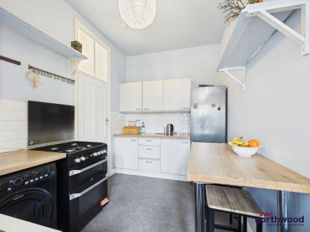 2 bedroom Apartment for sale in Blackwater Road, Lower Meads, Eastbourne, BN21