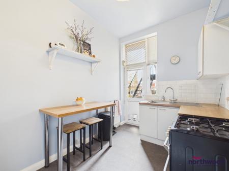 2 bedroom Apartment for sale in Blackwater Road, Lower Meads, Eastbourne, BN21