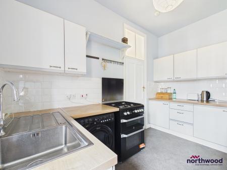 2 bedroom Apartment for sale in Blackwater Road, Lower Meads, Eastbourne, BN21