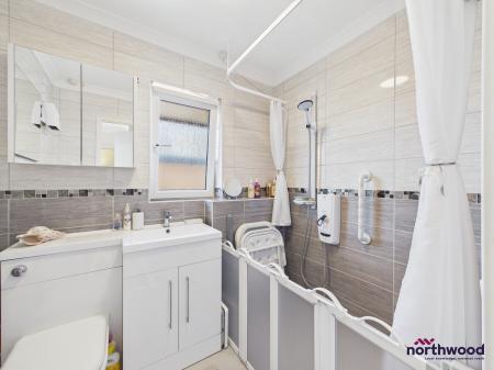 1 bedroom Flat for sale in Trinity Place, Eastbourne, BN21