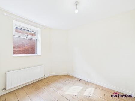 2 bedroom Flat to let in Lewes Road, Upperton, Eastbourne, BN21
