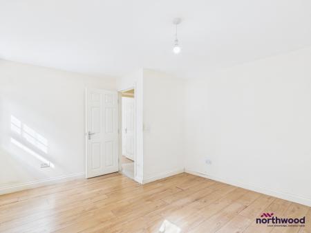 2 bedroom Flat to let in Lewes Road, Upperton, Eastbourne, BN21