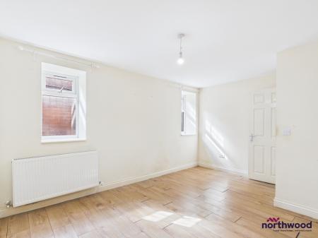 2 bedroom Flat to let in Lewes Road, Upperton, Eastbourne, BN21