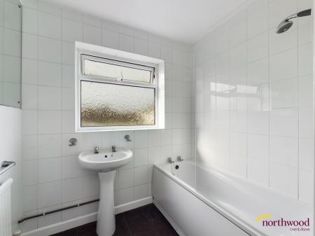 1 bedroom Flat to let in Langney Road, Eastbourne, BN21