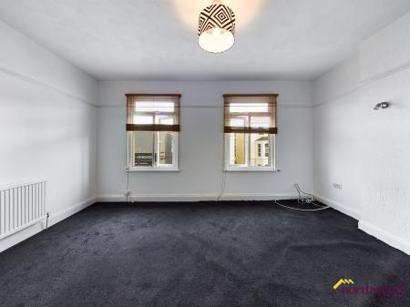 1 bedroom Flat to let in Langney Road, Eastbourne, BN21