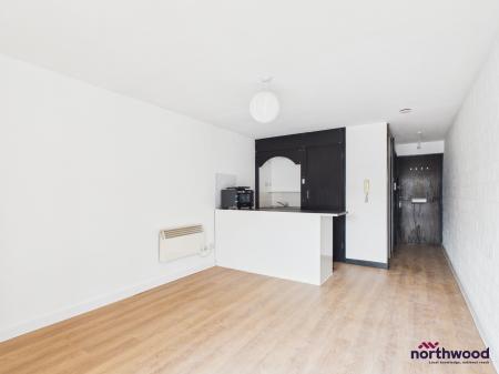 1 bedroom Studio flat to let in 169 Langney Road, Eastbourne, BN22